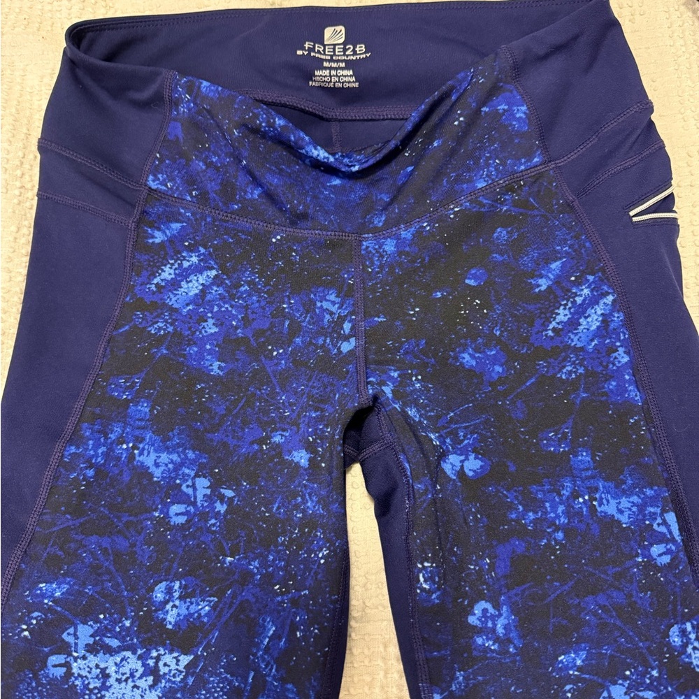 Free2b Blue and Black Leggings Size Medium